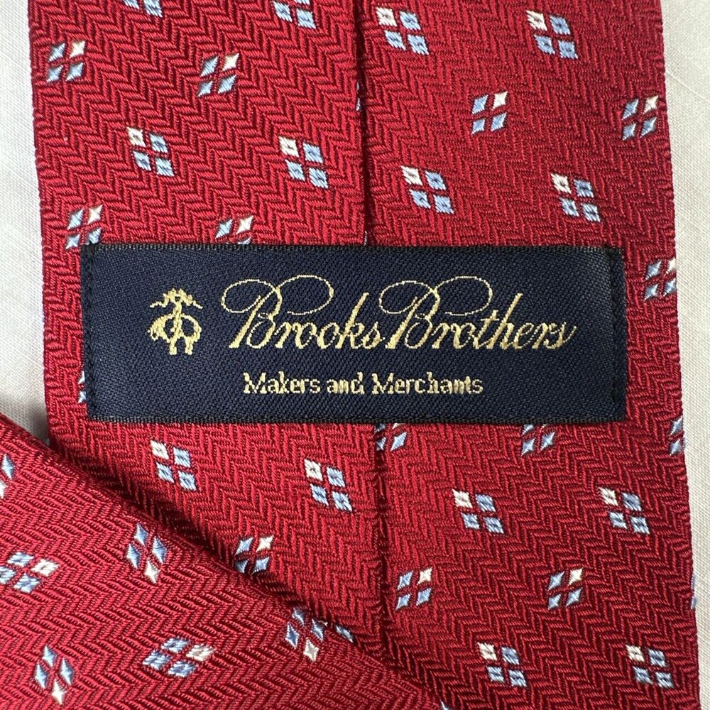 Brooks Brothers Makers And Merchants Red Geometric 100% Silk Tie Made In The USA